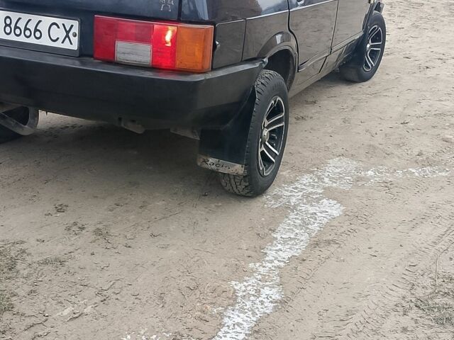 Чорний ВАЗ 2109, об'ємом двигуна 1.5 л та пробігом 2 тис. км за 1050 $, фото 3 на Automoto.ua