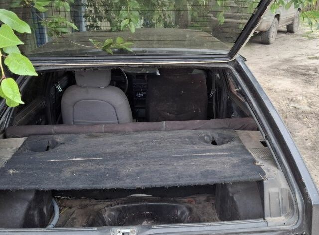 Черный ВАЗ 2109, объемом двигателя 0 л и пробегом 300 тыс. км за 624 $, фото 4 на Automoto.ua