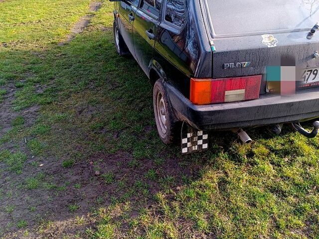 Черный ВАЗ 2109, объемом двигателя 1.3 л и пробегом 120 тыс. км за 1050 $, фото 2 на Automoto.ua