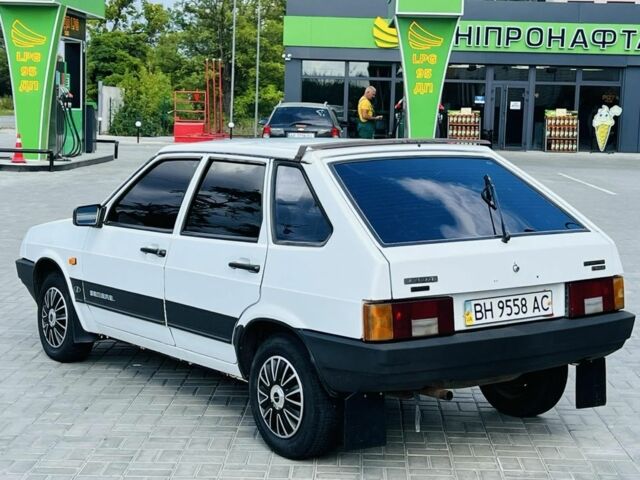 Черный ВАЗ 2109, объемом двигателя 2 л и пробегом 653 тыс. км за 1100 $, фото 3 на Automoto.ua