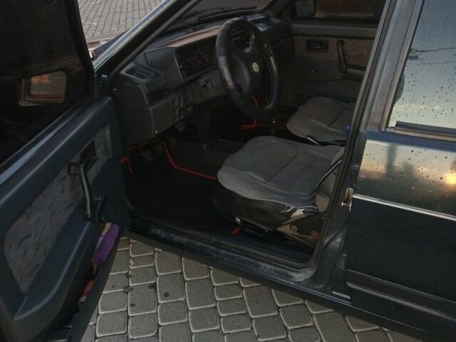 Черный ВАЗ 2109, объемом двигателя 0 л и пробегом 150 тыс. км за 1700 $, фото 4 на Automoto.ua