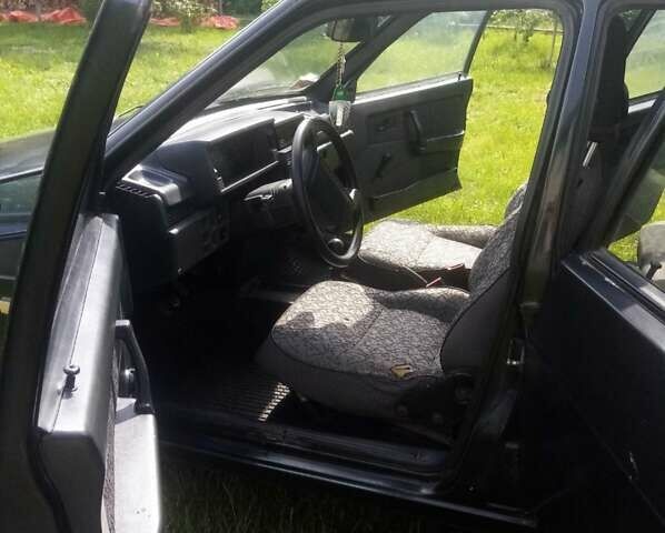 Черный ВАЗ 2109, объемом двигателя 1.6 л и пробегом 12 тыс. км за 1500 $, фото 3 на Automoto.ua
