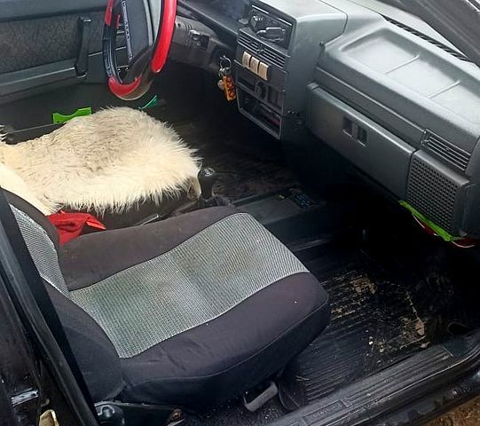 Черный ВАЗ 2109, объемом двигателя 1.5 л и пробегом 107 тыс. км за 1500 $, фото 2 на Automoto.ua