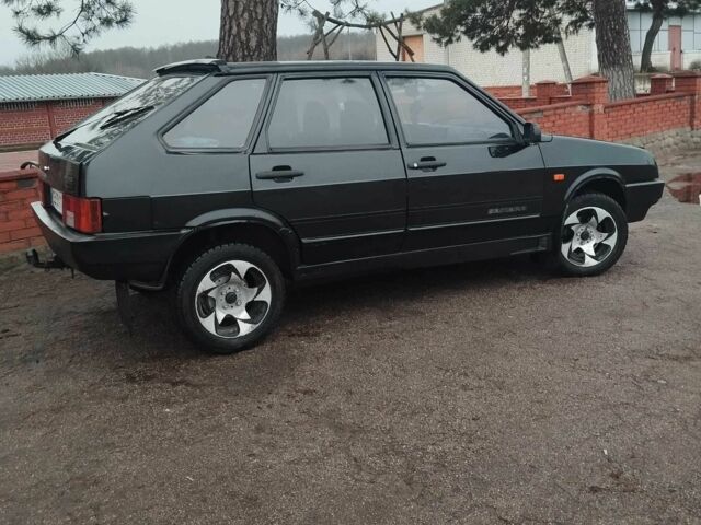 Черный ВАЗ 2109, объемом двигателя 1.5 л и пробегом 212 тыс. км за 1300 $, фото 2 на Automoto.ua