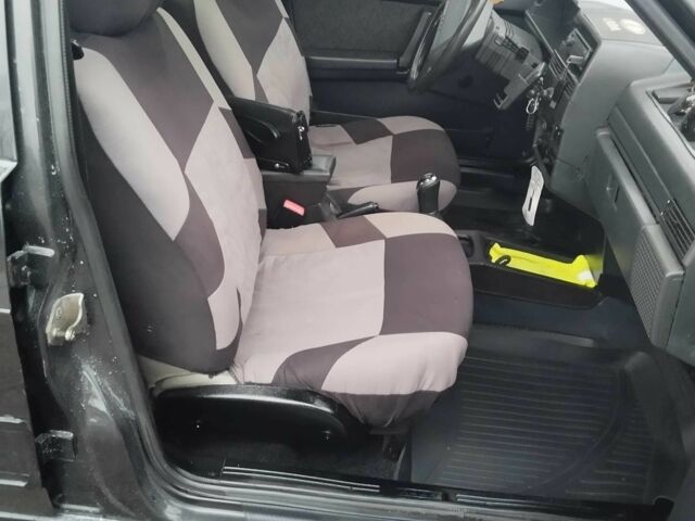 Черный ВАЗ 2109, объемом двигателя 1.5 л и пробегом 212 тыс. км за 1300 $, фото 4 на Automoto.ua