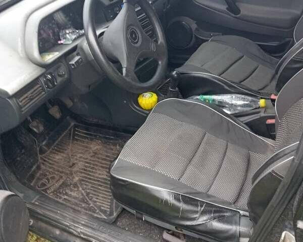 Чорний ВАЗ 2109, об'ємом двигуна 1.6 л та пробігом 250 тис. км за 1600 $, фото 3 на Automoto.ua