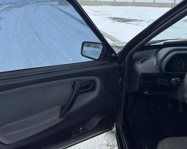 Черный ВАЗ 2109, объемом двигателя 1.6 л и пробегом 184 тыс. км за 2200 $, фото 18 на Automoto.ua