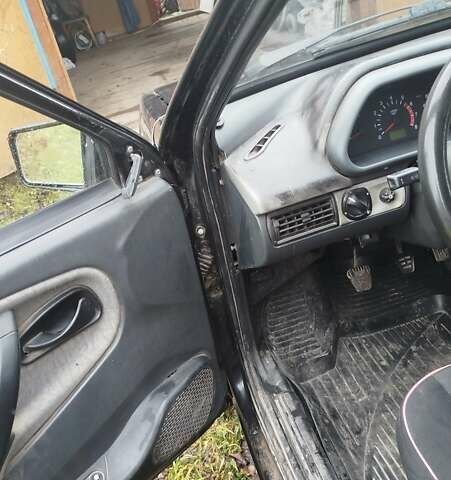 Чорний ВАЗ 2109, об'ємом двигуна 1.6 л та пробігом 164 тис. км за 1000 $, фото 4 на Automoto.ua