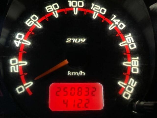 Черный ВАЗ 2109, объемом двигателя 1.6 л и пробегом 251 тыс. км за 2400 $, фото 8 на Automoto.ua