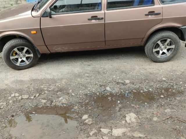 Коричневый ВАЗ 2109, объемом двигателя 1.3 л и пробегом 936 тыс. км за 1184 $, фото 1 на Automoto.ua