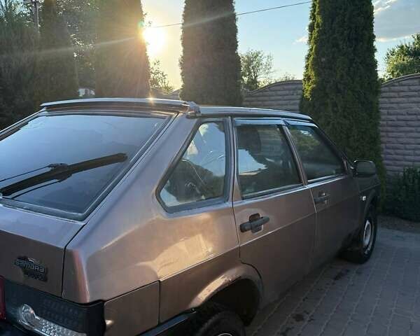 Коричневый ВАЗ 2109, объемом двигателя 1.5 л и пробегом 325 тыс. км за 1100 $, фото 1 на Automoto.ua