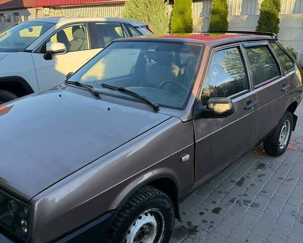Коричневый ВАЗ 2109, объемом двигателя 1.5 л и пробегом 325 тыс. км за 1100 $, фото 3 на Automoto.ua