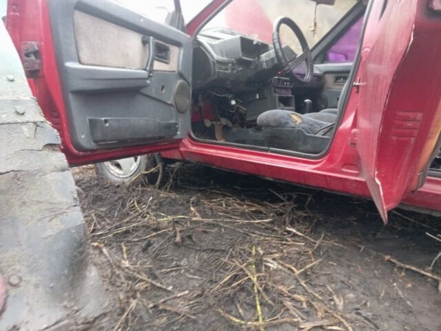 Красный ВАЗ 2109, объемом двигателя 1.5 л и пробегом 370 тыс. км за 404 $, фото 8 на Automoto.ua