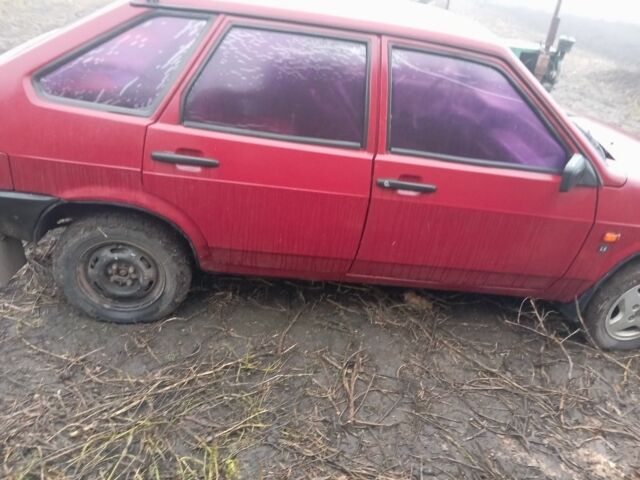 Красный ВАЗ 2109, объемом двигателя 1.5 л и пробегом 370 тыс. км за 404 $, фото 2 на Automoto.ua