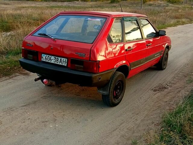 Красный ВАЗ 2109, объемом двигателя 1.6 л и пробегом 180 тыс. км за 950 $, фото 2 на Automoto.ua
