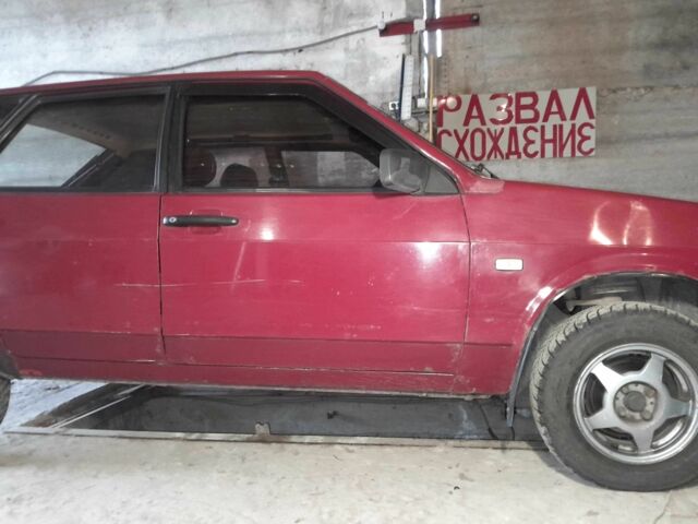 Красный ВАЗ 2109, объемом двигателя 1.5 л и пробегом 250 тыс. км за 1000 $, фото 2 на Automoto.ua