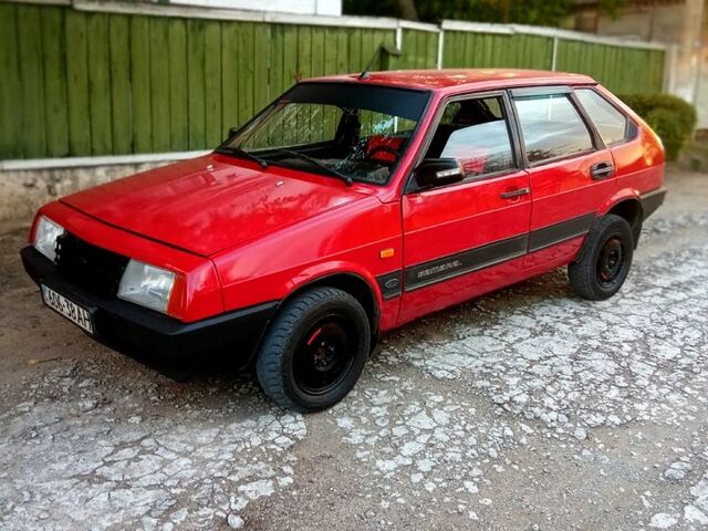 Красный ВАЗ 2109, объемом двигателя 1.6 л и пробегом 180 тыс. км за 950 $, фото 4 на Automoto.ua