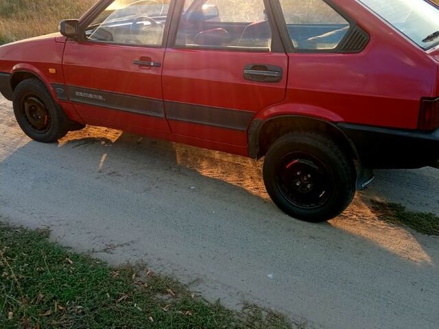 Красный ВАЗ 2109, объемом двигателя 1.6 л и пробегом 180 тыс. км за 950 $, фото 1 на Automoto.ua