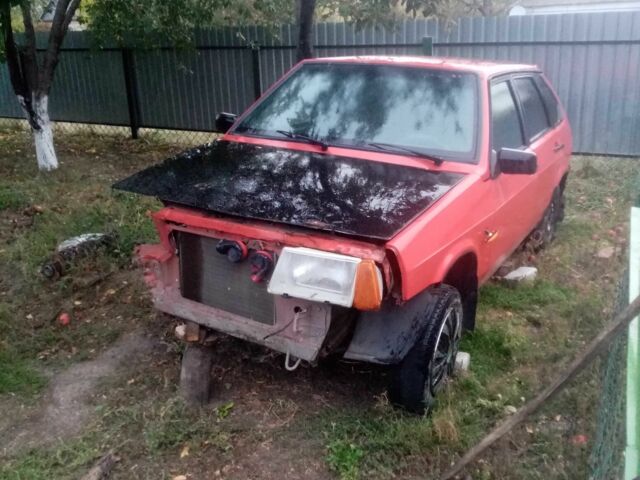 Красный ВАЗ 2109, объемом двигателя 1.5 л и пробегом 2 тыс. км за 485 $, фото 2 на Automoto.ua