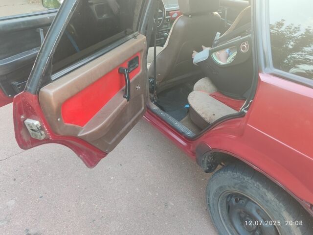 Червоний ВАЗ 2109, об'ємом двигуна 1.3 л та пробігом 100 тис. км за 1000 $, фото 2 на Automoto.ua