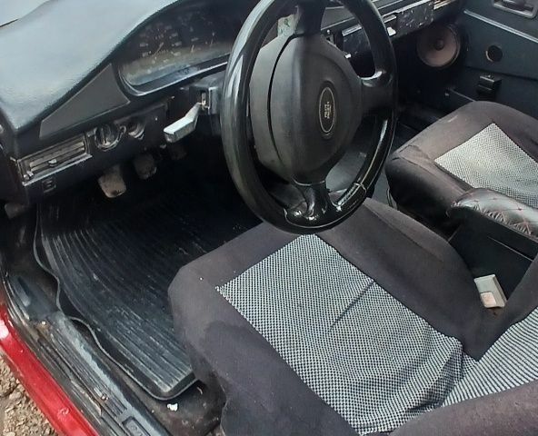 Красный ВАЗ 2109, объемом двигателя 1.5 л и пробегом 2 тыс. км за 968 $, фото 9 на Automoto.ua