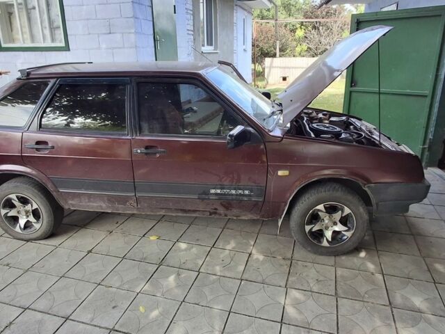 Красный ВАЗ 2109, объемом двигателя 1 л и пробегом 192 тыс. км за 720 $, фото 6 на Automoto.ua
