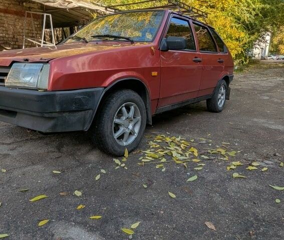 Красный ВАЗ 2109, объемом двигателя 1.3 л и пробегом 60 тыс. км за 657 $, фото 4 на Automoto.ua
