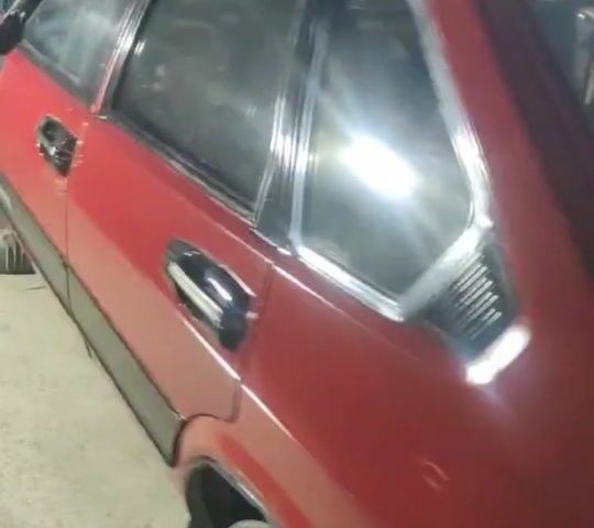 Красный ВАЗ 2109, объемом двигателя 1.3 л и пробегом 300 тыс. км за 1098 $, фото 3 на Automoto.ua