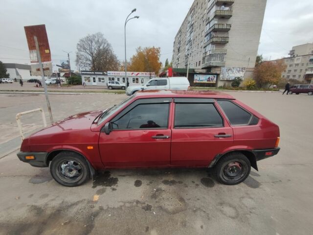 Красный ВАЗ 2109, объемом двигателя 1.5 л и пробегом 300 тыс. км за 1300 $, фото 1 на Automoto.ua