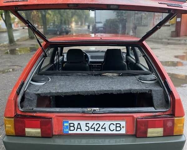 ВАЗ 2109 1989 в Кропивницком (Кировограде) на Automoto.ua Красный ВАЗ 2109, объемом двигателя 1.5 л и пробегом 300 тыс. км за 559 $, фото 6 на Automoto.ua