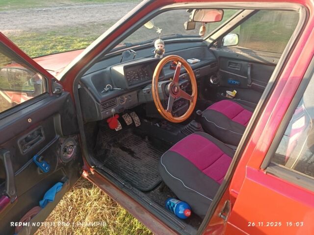 Красный ВАЗ 2109, объемом двигателя 1.5 л и пробегом 190 тыс. км за 827 $, фото 1 на Automoto.ua