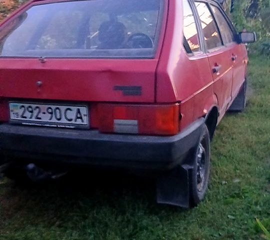Красный ВАЗ 2109, объемом двигателя 1.3 л и пробегом 250 тыс. км за 1200 $, фото 2 на Automoto.ua
