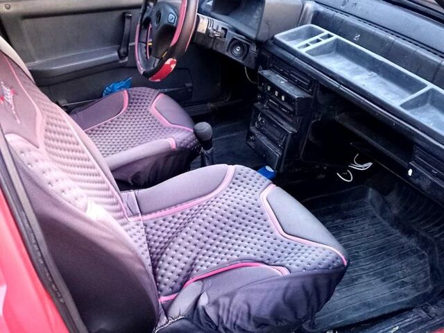 ВАЗ 2109 1989 в Днепре (Днепропетровске) на Automoto.ua Красный ВАЗ 2109, объемом двигателя 1.3 л и пробегом 148 тыс. км за 800 $, фото 2 на Automoto.ua