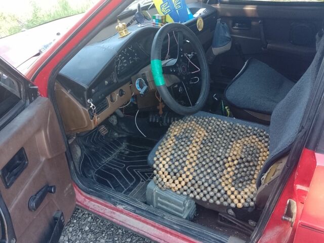 Красный ВАЗ 2109, объемом двигателя 1.5 л и пробегом 94 тыс. км за 650 $, фото 2 на Automoto.ua