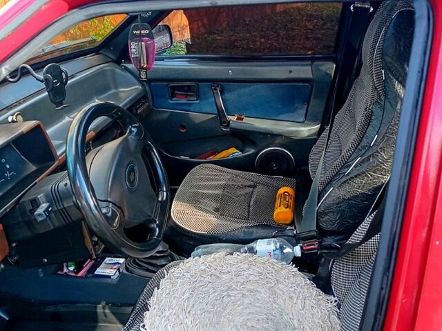 Красный ВАЗ 2109, объемом двигателя 1.5 л и пробегом 250 тыс. км за 1200 $, фото 2 на Automoto.ua