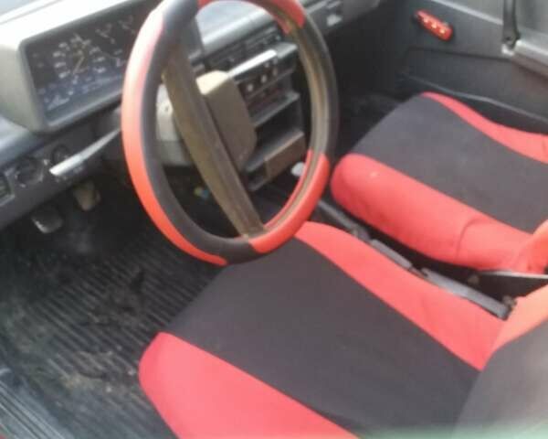 Красный ВАЗ 2109, объемом двигателя 1.5 л и пробегом 100 тыс. км за 750 $, фото 6 на Automoto.ua