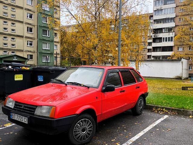 Красный ВАЗ 2109, объемом двигателя 1.3 л и пробегом 220 тыс. км за 2000 $, фото 4 на Automoto.ua