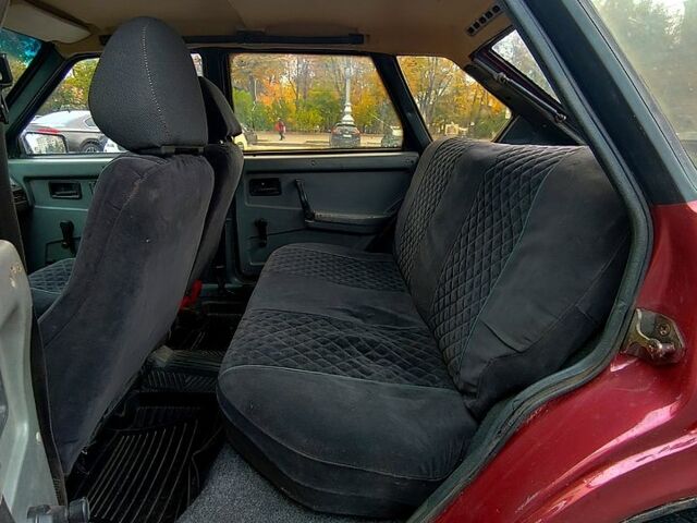 Красный ВАЗ 2109, объемом двигателя 1.5 л и пробегом 215 тыс. км за 1000 $, фото 9 на Automoto.ua