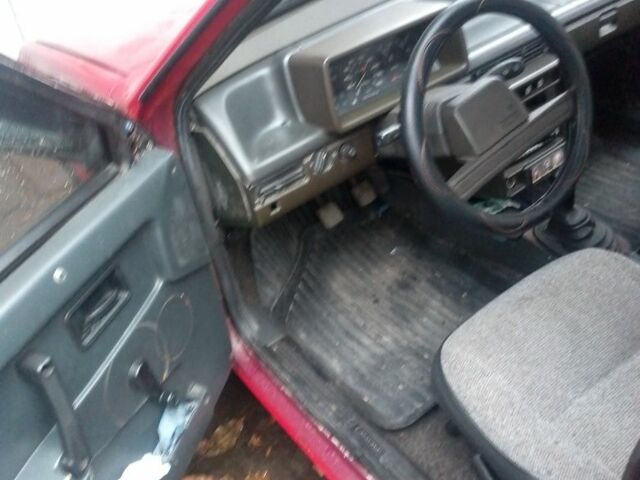 Червоний ВАЗ 2109, об'ємом двигуна 1.5 л та пробігом 80 тис. км за 1000 $, фото 2 на Automoto.ua