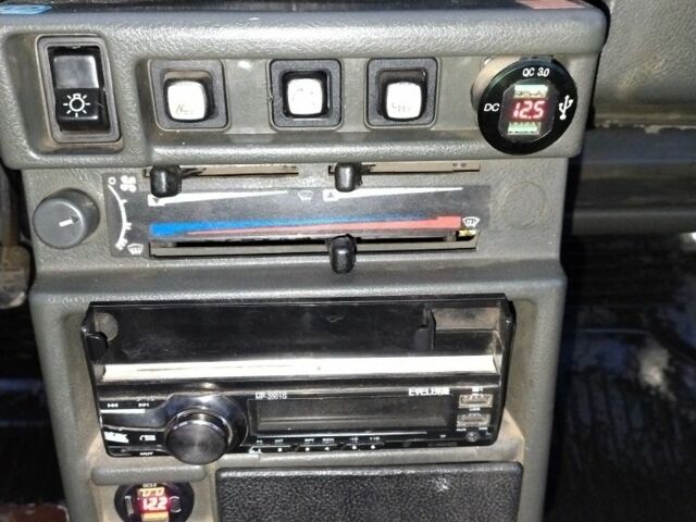 Красный ВАЗ 2109, объемом двигателя 1.5 л и пробегом 186 тыс. км за 1183 $, фото 5 на Automoto.ua