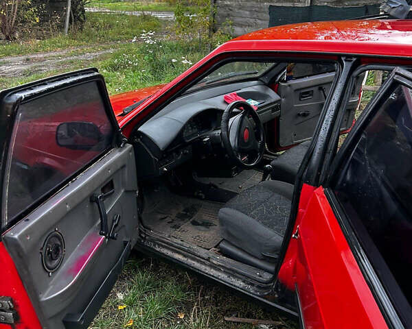 ВАЗ 2109 1990 в Житомире на Automoto.ua Красный ВАЗ 2109, объемом двигателя 1.5 л и пробегом 200 тыс. км за 550 $, фото 4 на Automoto.ua