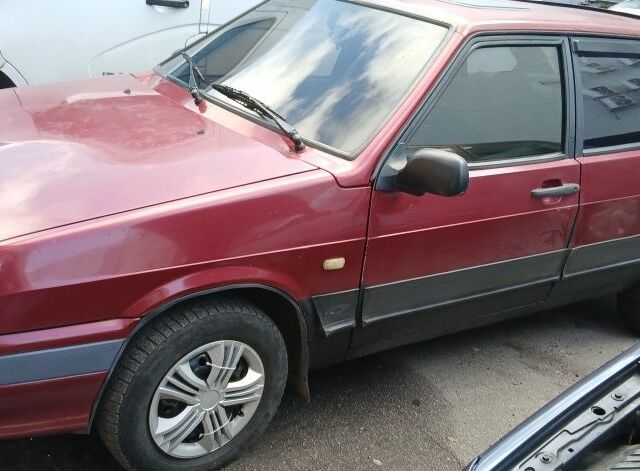 Красный ВАЗ 2109, объемом двигателя 1 л и пробегом 310 тыс. км за 950 $, фото 3 на Automoto.ua