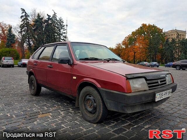 Красный ВАЗ 2109, объемом двигателя 1.5 л и пробегом 215 тыс. км за 1000 $, фото 1 на Automoto.ua