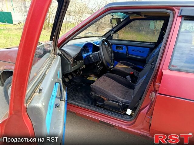 Красный ВАЗ 2109, объемом двигателя 1.5 л и пробегом 0 тыс. км за 900 $, фото 6 на Automoto.ua