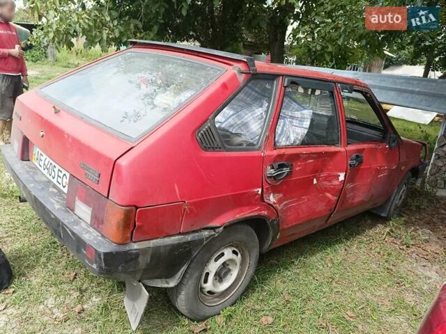 ВАЗ 2109 1990 в Вышгороде на Automoto.ua Красный ВАЗ 2109, объемом двигателя 1.3 л и пробегом 400 тыс. км за 400 $, фото 3 на Automoto.ua