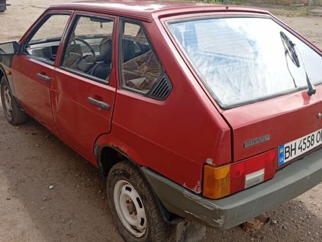 Красный ВАЗ 2109, объемом двигателя 1.5 л и пробегом 250 тыс. км за 700 $, фото 4 на Automoto.ua