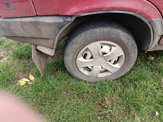 Красный ВАЗ 2109, объемом двигателя 2 л и пробегом 200 тыс. км за 650 $, фото 2 на Automoto.ua