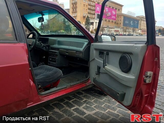 Красный ВАЗ 2109, объемом двигателя 1.5 л и пробегом 215 тыс. км за 1000 $, фото 10 на Automoto.ua