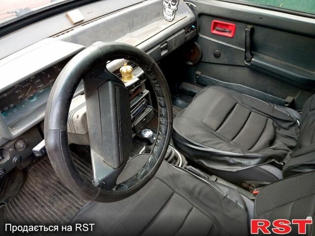 Красный ВАЗ 2109, объемом двигателя 1.5 л и пробегом 150 тыс. км за 900 $, фото 2 на Automoto.ua