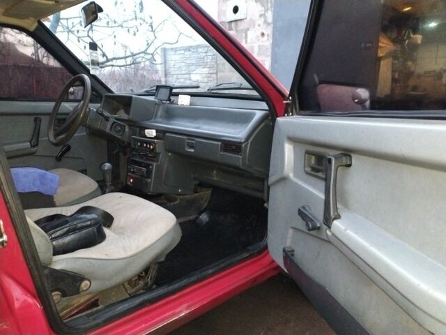 Красный ВАЗ 2109, объемом двигателя 1.5 л и пробегом 186 тыс. км за 1183 $, фото 3 на Automoto.ua